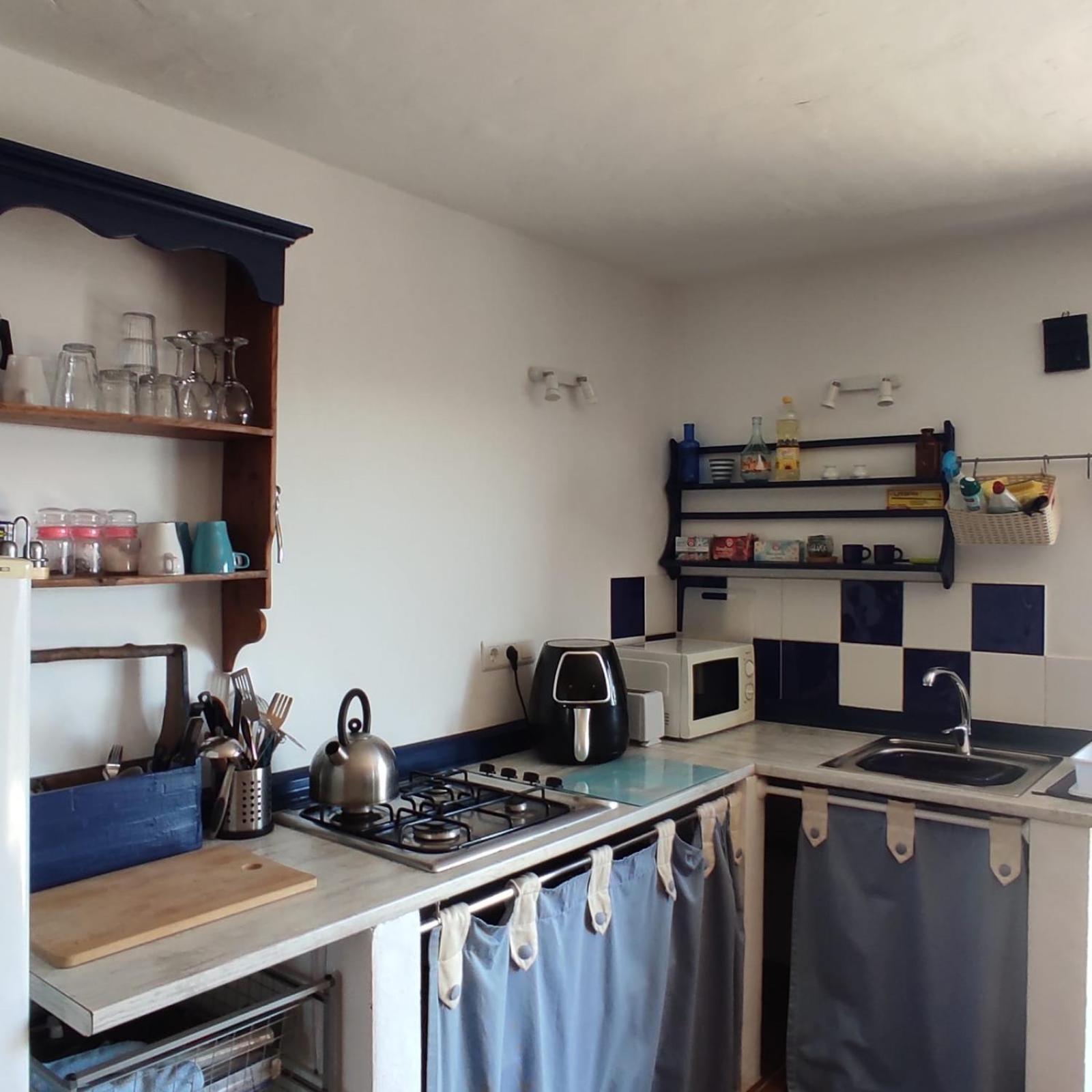 Vine Ridge Studio And Apartment Comares Kültér fotó