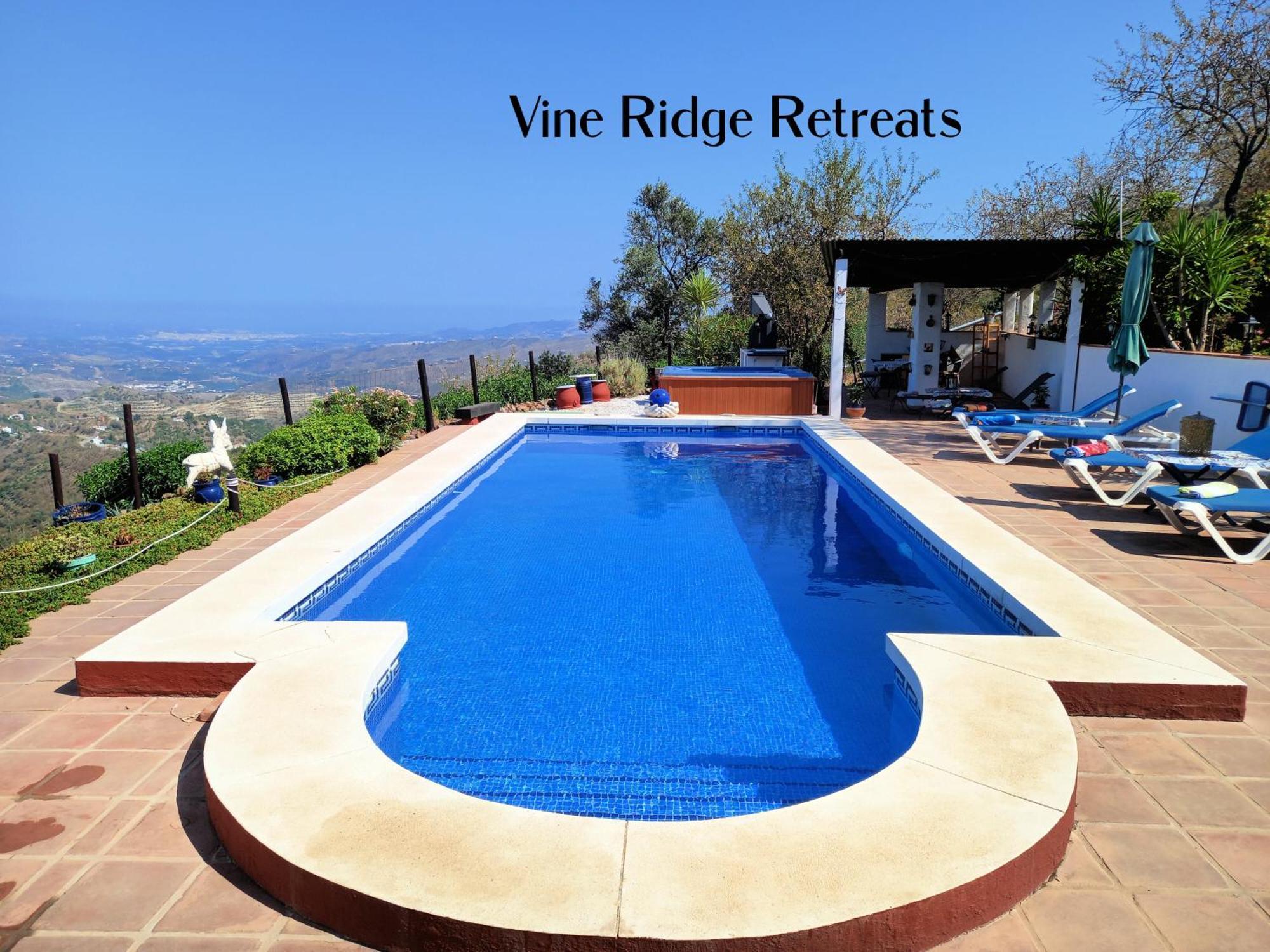 Vine Ridge Studio And Apartment Comares Kültér fotó