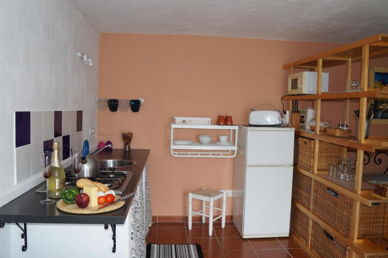 Vine Ridge Studio And Apartment Comares Kültér fotó