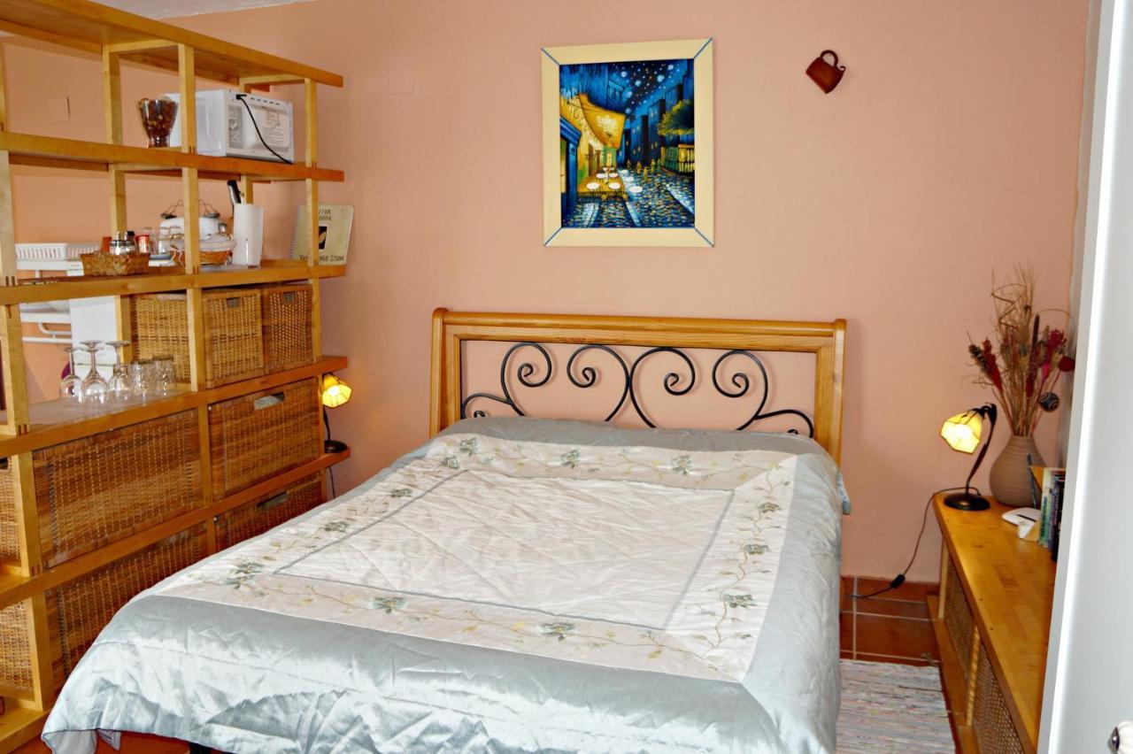 Vine Ridge Studio And Apartment Comares Kültér fotó